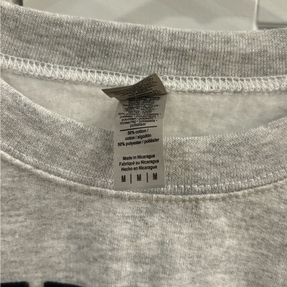 Ladies Size Small “Savannah” Crewneck - Never worn Perfect Condition - Picture 2 of 3